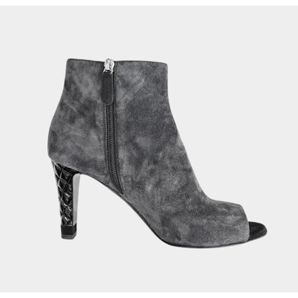 Chanel Interlocking CC Logo Suede Ankle Booties Gray/Black Women's Size EU 41 - Picture 1 of 7